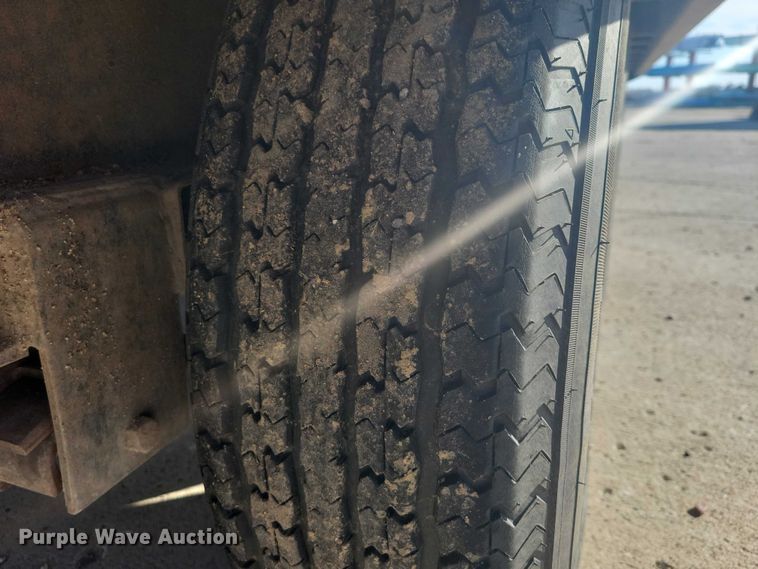 image for item EA2714 2018 PJ F8202 equipment trailer