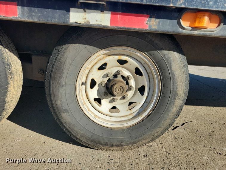 image for item EA2714 2018 PJ F8202 equipment trailer