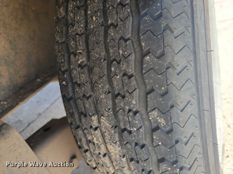 image for item EA2714 2018 PJ F8202 equipment trailer