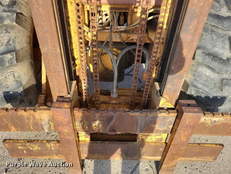 image for item EA2716 1994 Case 585E forklift