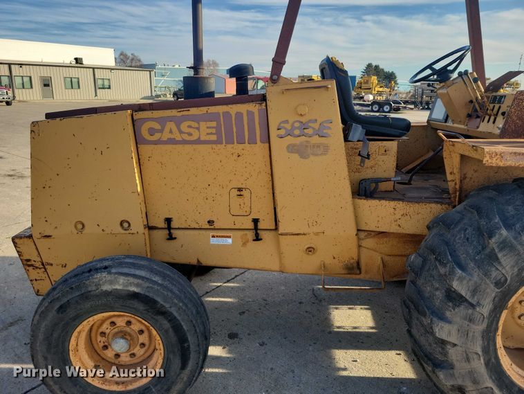 image for item EA2716 1994 Case 585E forklift