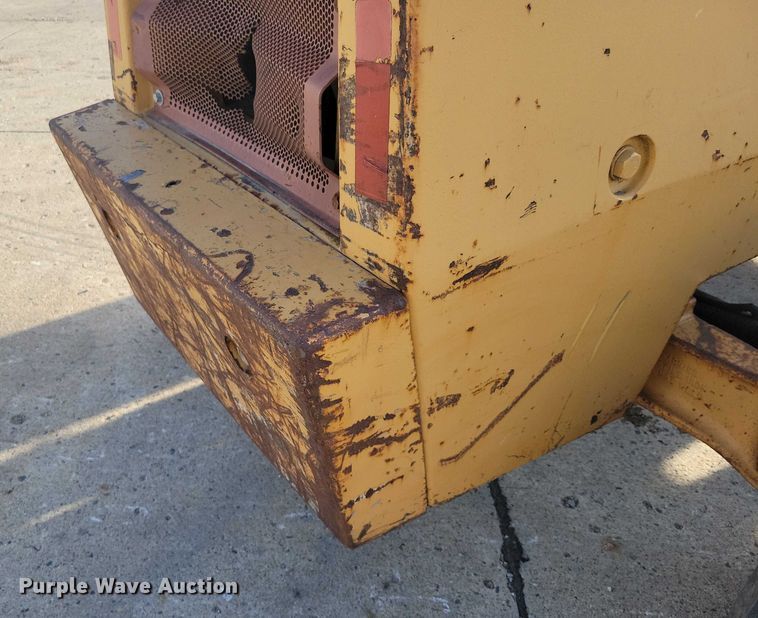 image for item EA2716 1994 Case 585E forklift