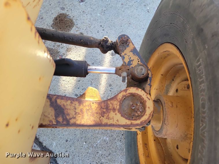 image for item EA2716 1994 Case 585E forklift