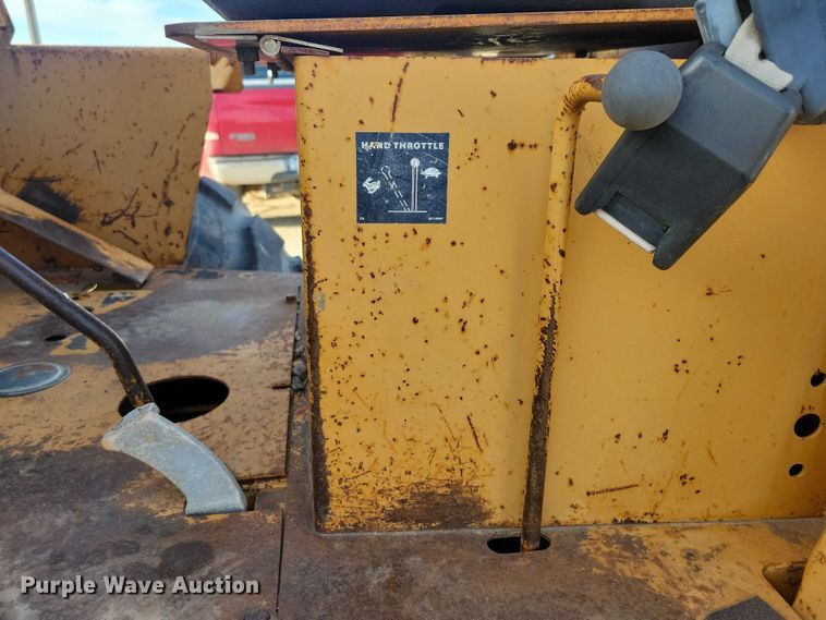 image for item EA2716 1994 Case 585E forklift