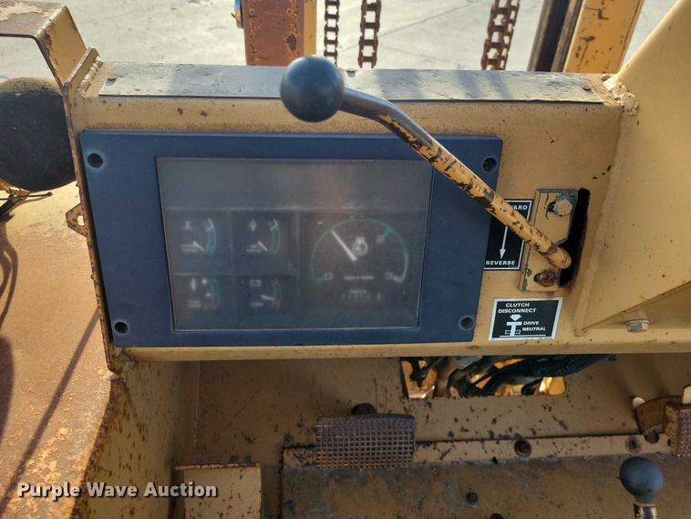 image for item EA2716 1994 Case 585E forklift