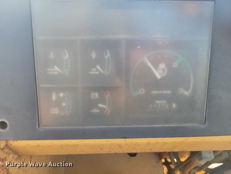 image for item EA2716 1994 Case 585E forklift