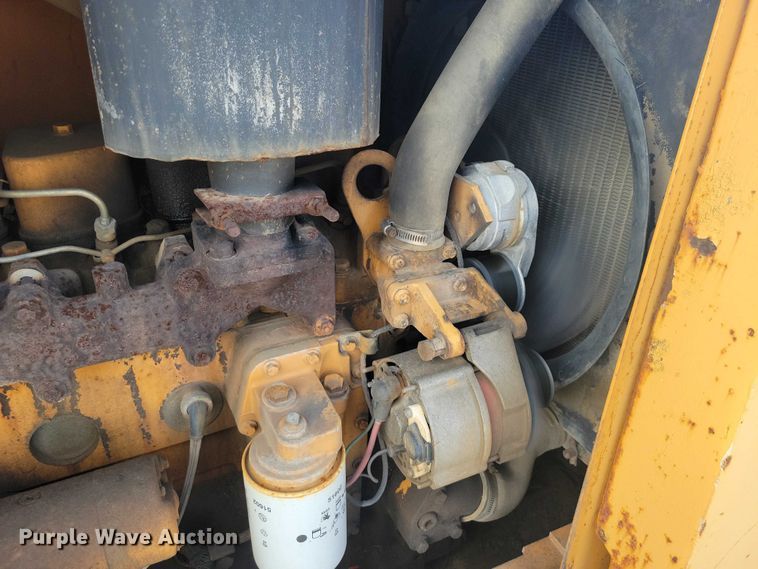 image for item EA2716 1994 Case 585E forklift