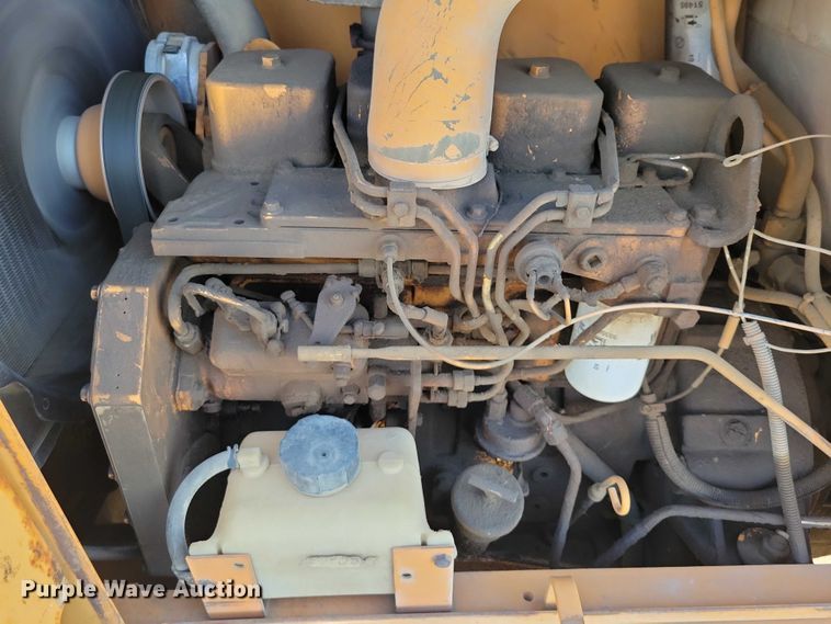 image for item EA2716 1994 Case 585E forklift