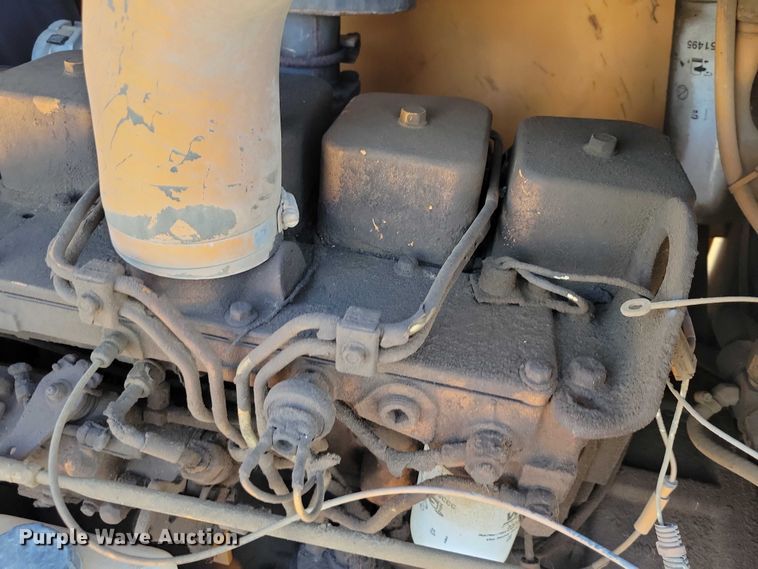 image for item EA2716 1994 Case 585E forklift