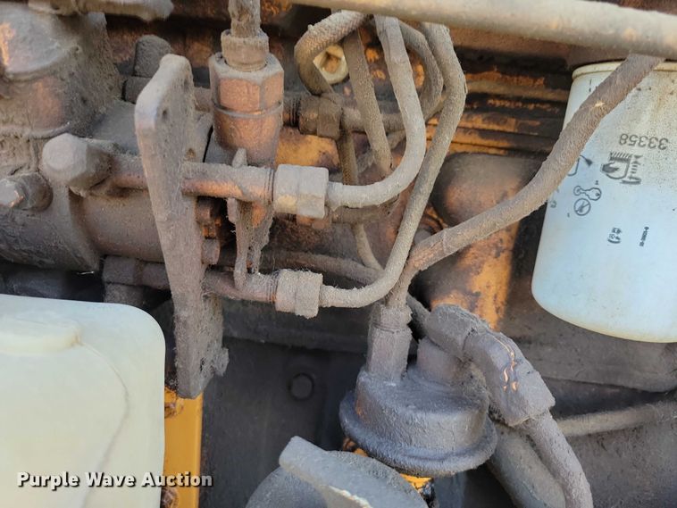 image for item EA2716 1994 Case 585E forklift