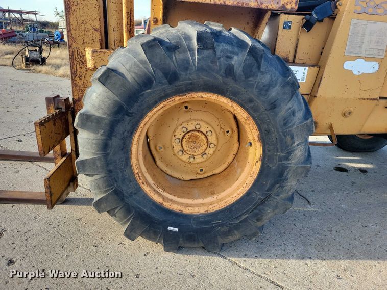 image for item EA2716 1994 Case 585E forklift