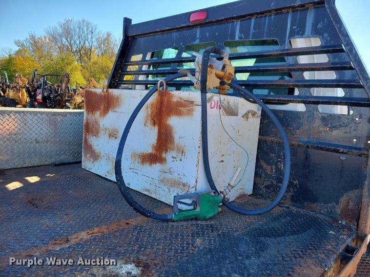 image for item EA2718 2003 Chevrolet C5500 flatbed truck