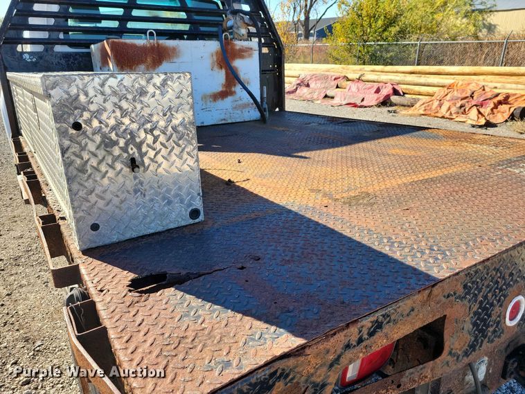 image for item EA2718 2003 Chevrolet C5500 flatbed truck