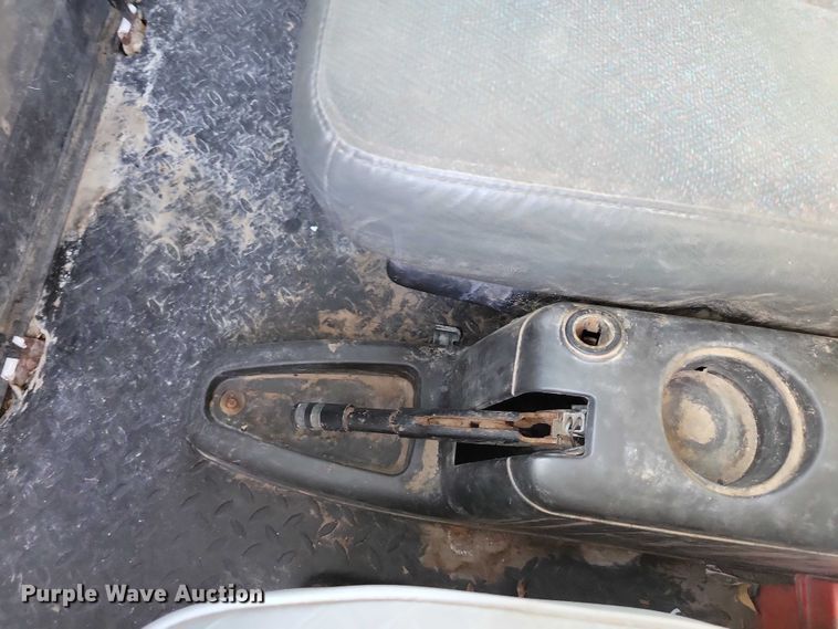 image for item EA2718 2003 Chevrolet C5500 flatbed truck