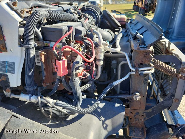 image for item EA2718 2003 Chevrolet C5500 flatbed truck