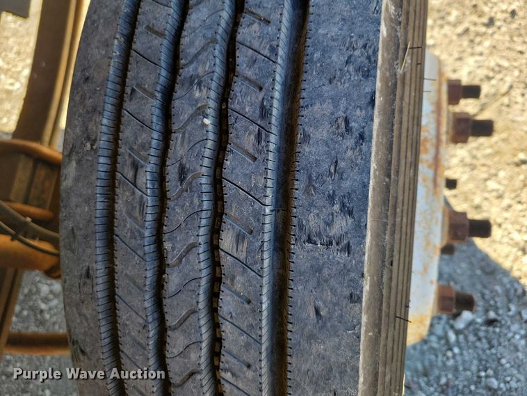 image for item EA2718 2003 Chevrolet C5500 flatbed truck