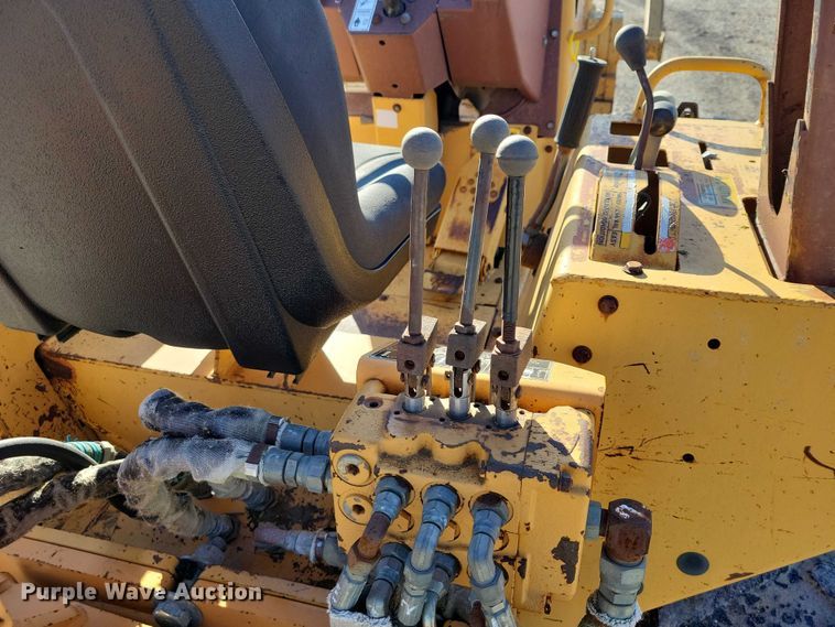 image for item EA2720 1995 Case 660 cable plow