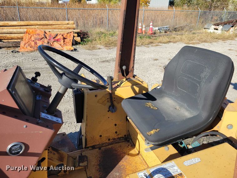image for item EA2720 1995 Case 660 cable plow