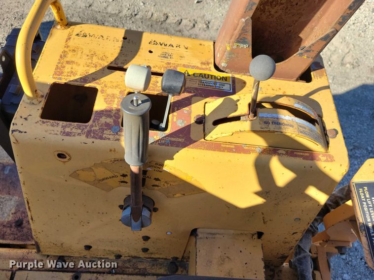 image for item EA2720 1995 Case 660 cable plow