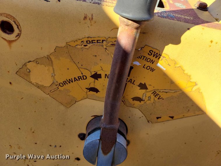 image for item EA2720 1995 Case 660 cable plow