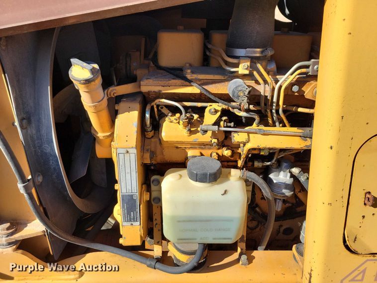 image for item EA2720 1995 Case 660 cable plow