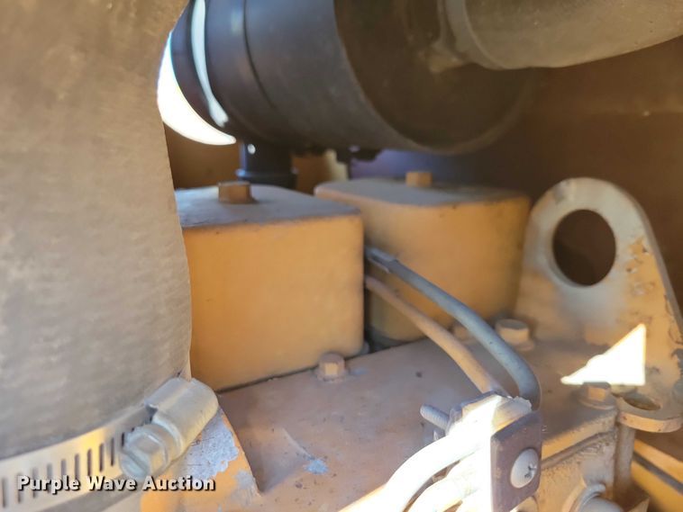 image for item EA2720 1995 Case 660 cable plow