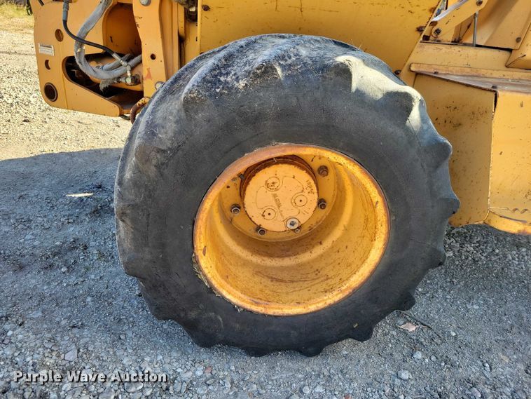 image for item EA2720 1995 Case 660 cable plow