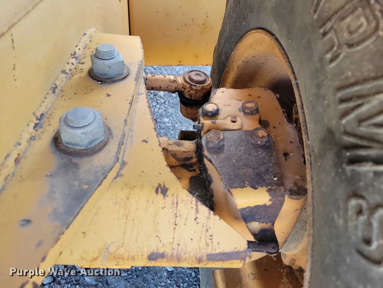 image for item EA2720 1995 Case 660 cable plow