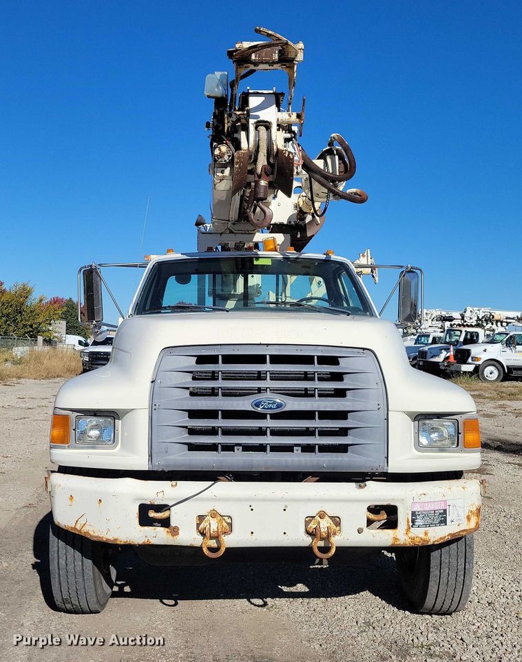 image for item EA2722 1998 Ford F8000 digger derrick truck