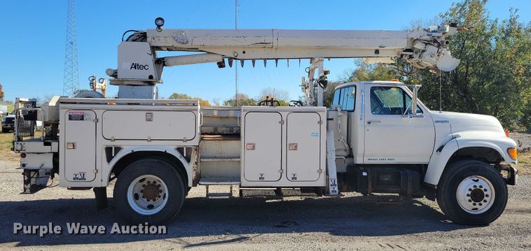 image for item EA2722 1998 Ford F8000 digger derrick truck