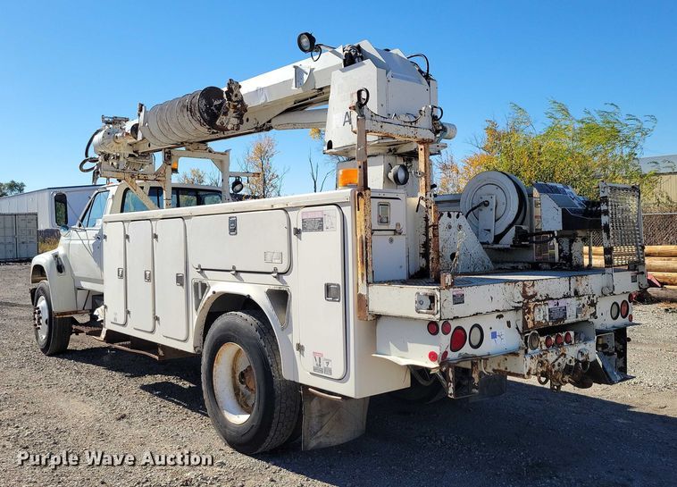 image for item EA2722 1998 Ford F8000 digger derrick truck
