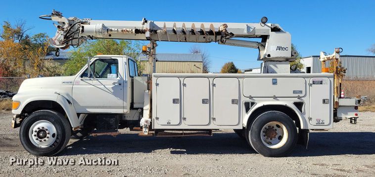 image for item EA2722 1998 Ford F8000 digger derrick truck