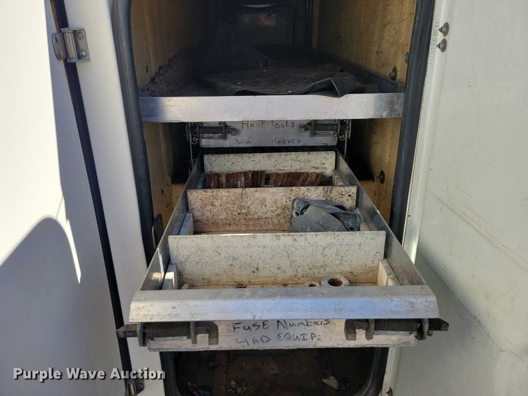 image for item EA2722 1998 Ford F8000 digger derrick truck