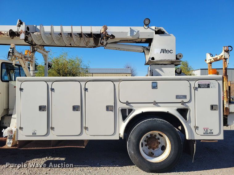 image for item EA2722 1998 Ford F8000 digger derrick truck