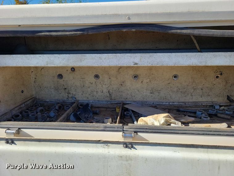 image for item EA2722 1998 Ford F8000 digger derrick truck