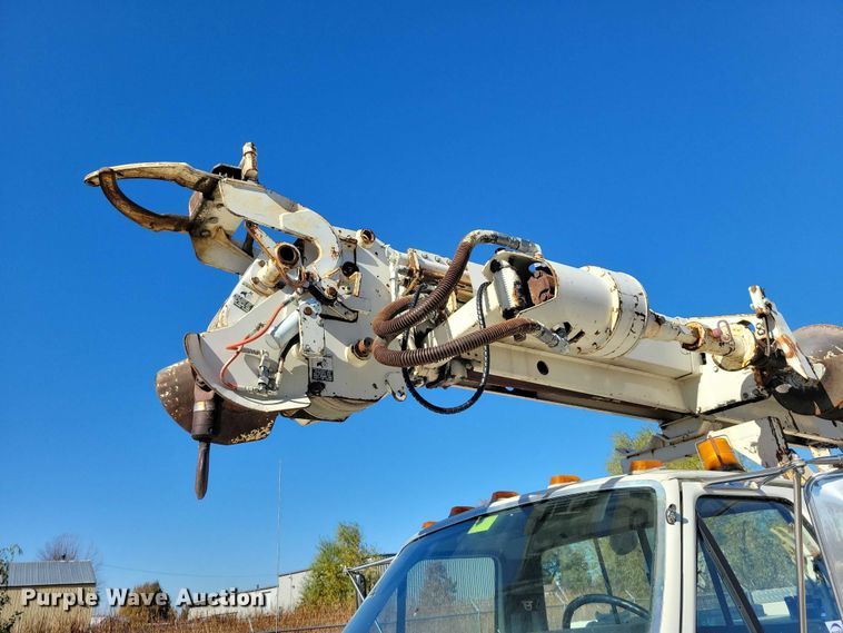 image for item EA2722 1998 Ford F8000 digger derrick truck