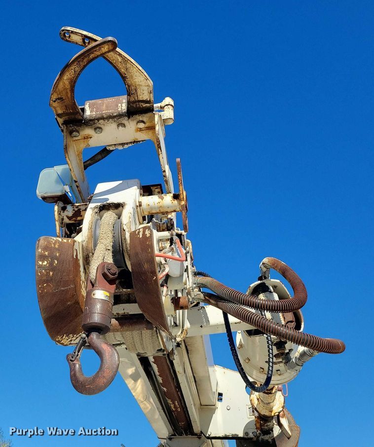 image for item EA2722 1998 Ford F8000 digger derrick truck