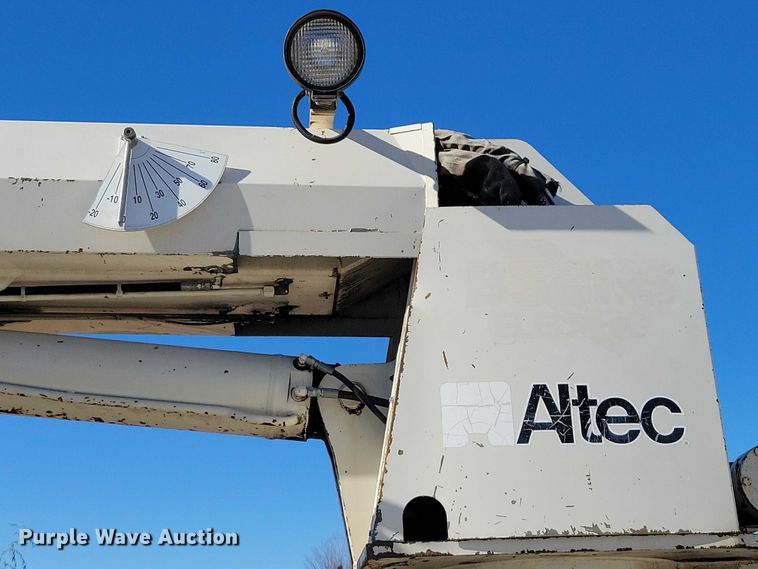 image for item EA2722 1998 Ford F8000 digger derrick truck