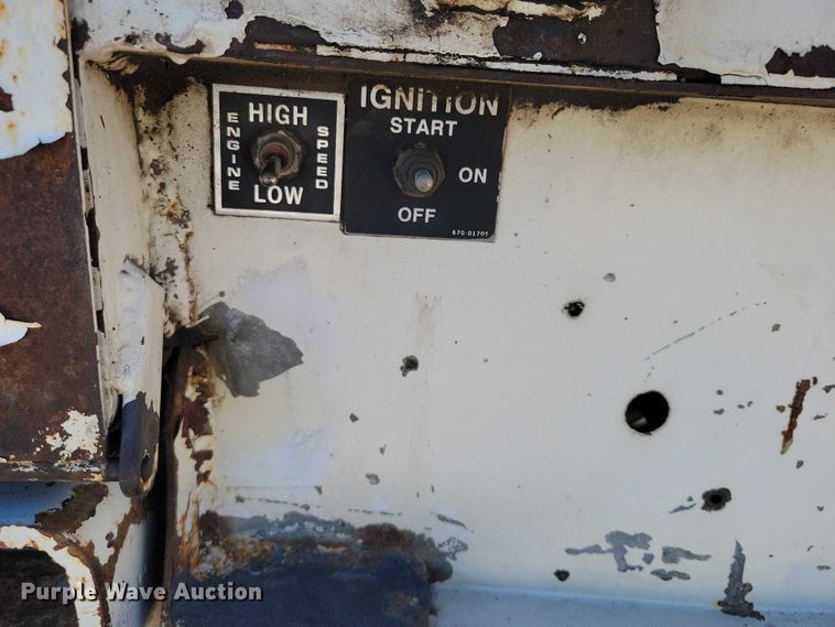 image for item EA2722 1998 Ford F8000 digger derrick truck