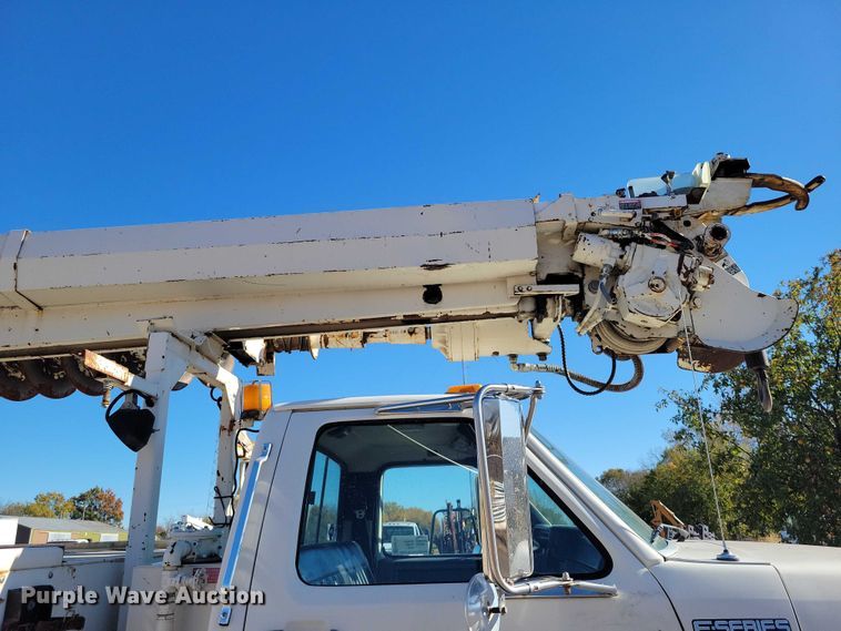 image for item EA2722 1998 Ford F8000 digger derrick truck