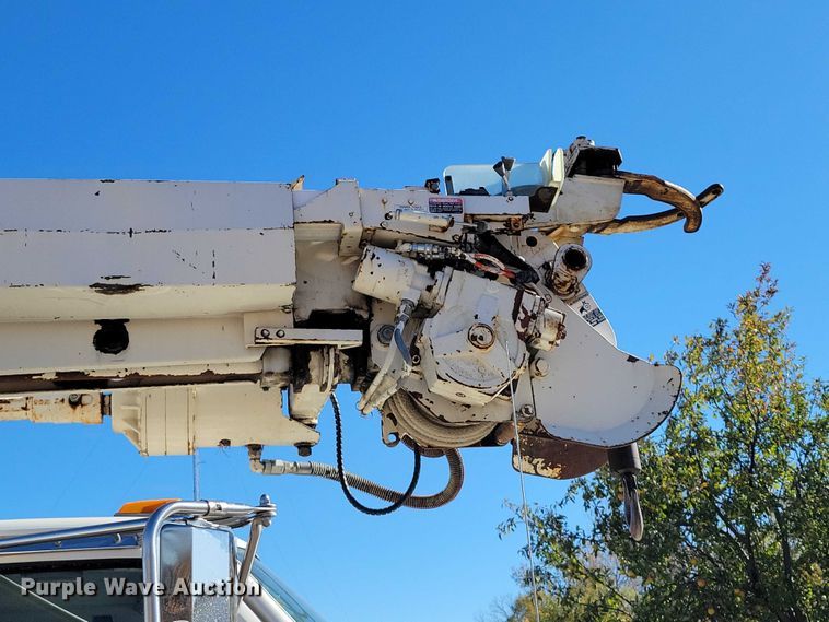 image for item EA2722 1998 Ford F8000 digger derrick truck