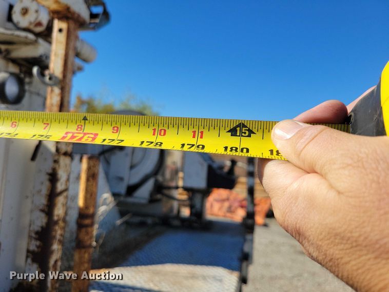 image for item EA2722 1998 Ford F8000 digger derrick truck