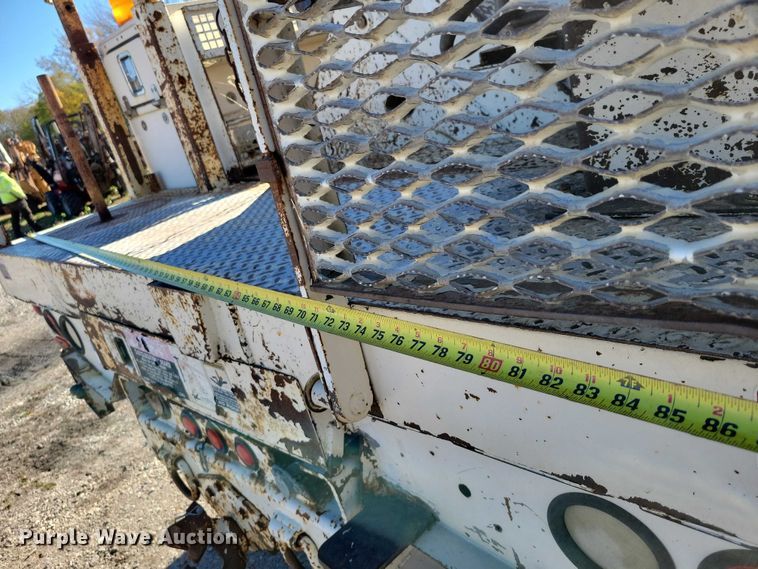 image for item EA2722 1998 Ford F8000 digger derrick truck