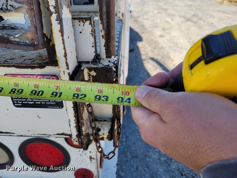 image for item EA2722 1998 Ford F8000 digger derrick truck