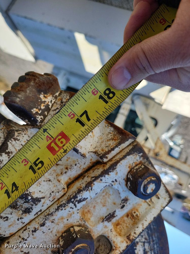 image for item EA2722 1998 Ford F8000 digger derrick truck