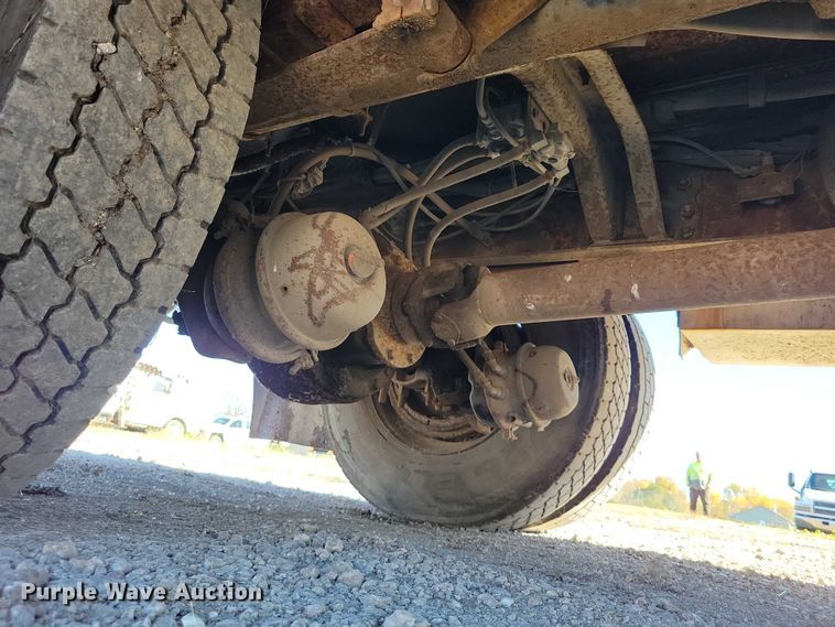 image for item EA2722 1998 Ford F8000 digger derrick truck