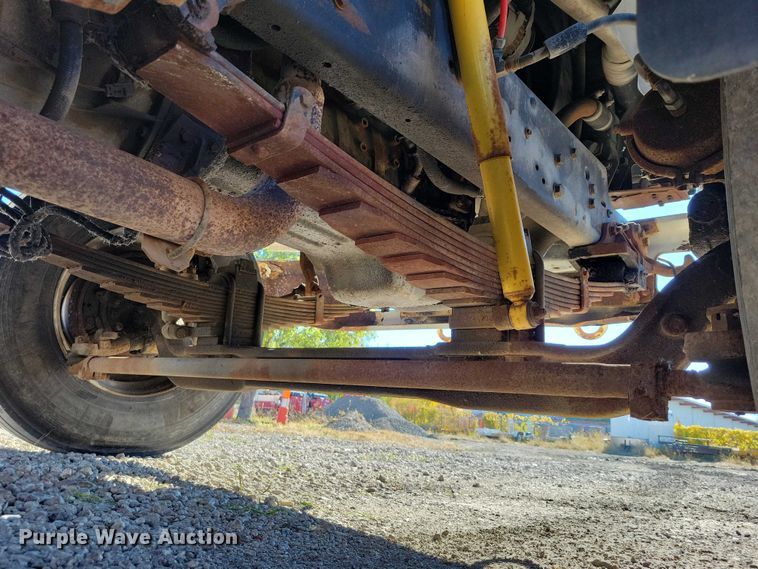 image for item EA2722 1998 Ford F8000 digger derrick truck