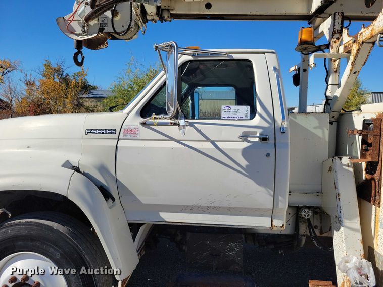 image for item EA2722 1998 Ford F8000 digger derrick truck