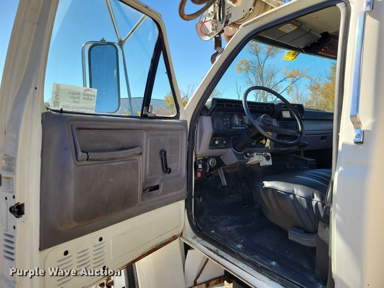 image for item EA2722 1998 Ford F8000 digger derrick truck