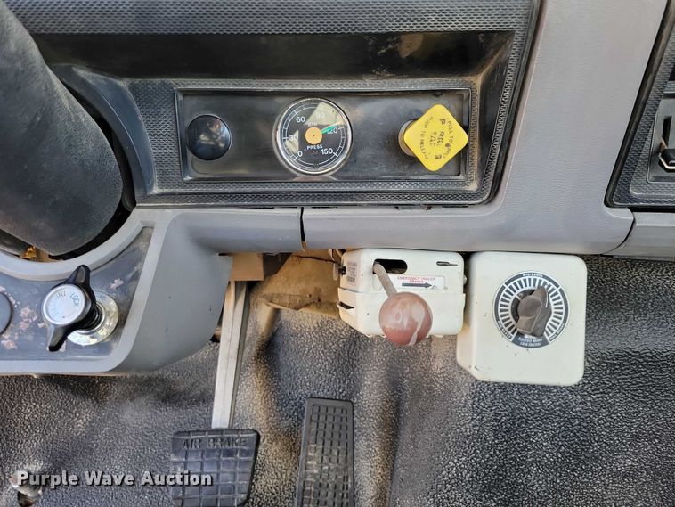 image for item EA2722 1998 Ford F8000 digger derrick truck